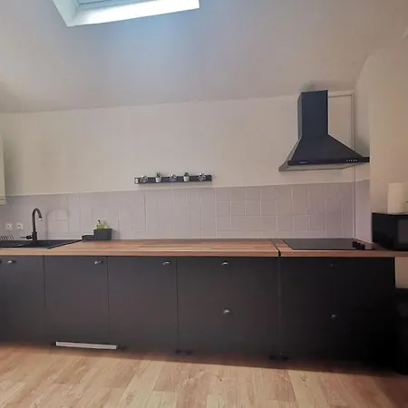 Grand Appart Calme Avec Cour Privative Dk Centre Apartamento *